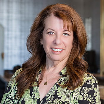 Professional head shot of Lisa Suennen Professional head shot of Lisa Suennen